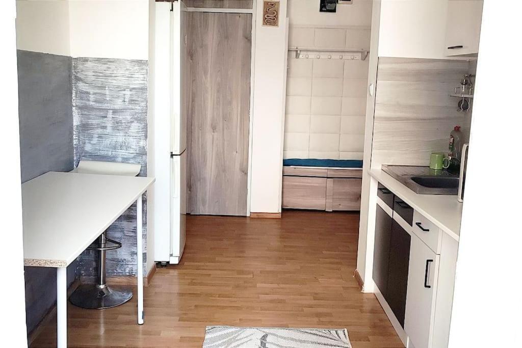 Lora'S House Apartment Oradea Exterior photo