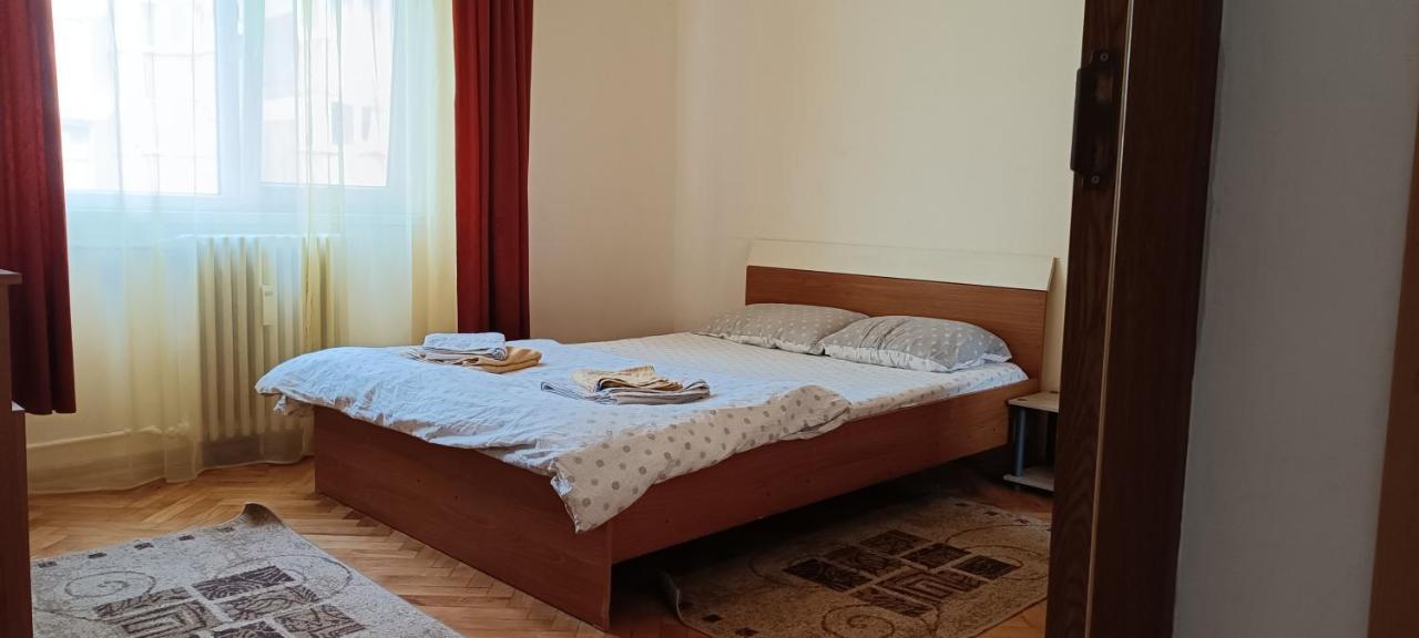 Lora'S House Apartment Oradea Exterior photo